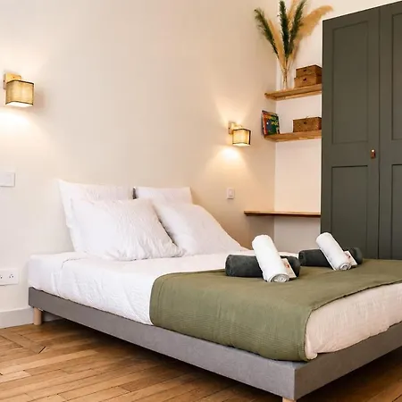2 Pieces-renove-center-5 Min Du Rer-proche Paris Apartment *